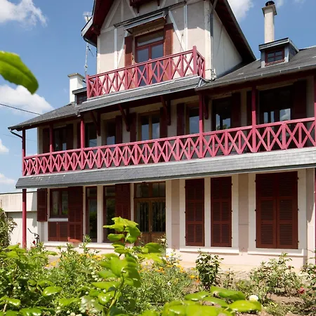 Superbe Maison Avec Piscine Aux Portes De Vichy - Le Monde De Charlie