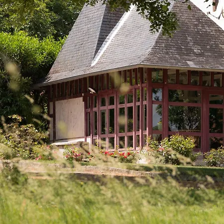 Superbe Maison Avec Piscine Aux Portes De Vichy - Le Monde De Charlie Nyaraló