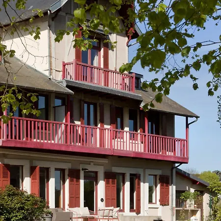 Holiday home Superbe Maison Avec Piscine Aux Portes De Vichy - Le Monde De Charlie Bellerive-sur-Allier