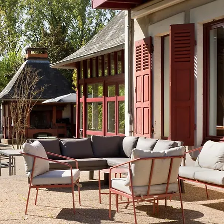 Semesterbostad Superbe Maison Avec Piscine Aux Portes De Vichy - Le Monde De Charlie
